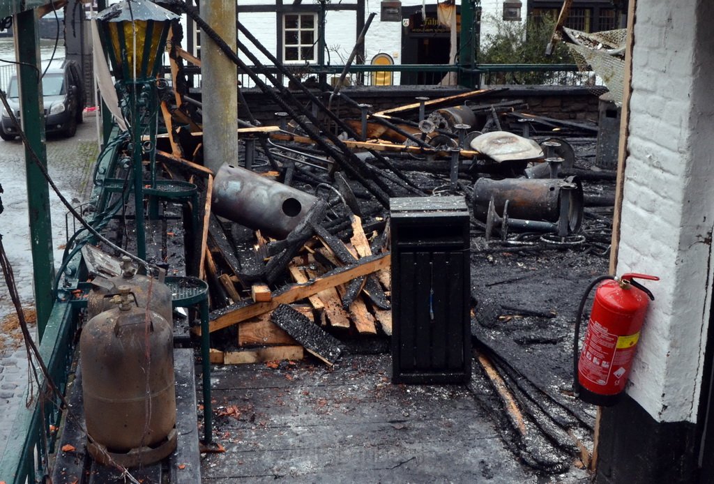 Feuer 3 Zum Treppchen Koeln Rodenkirchen Kirchstr Steinstr P467.JPG - Miklos Laubert